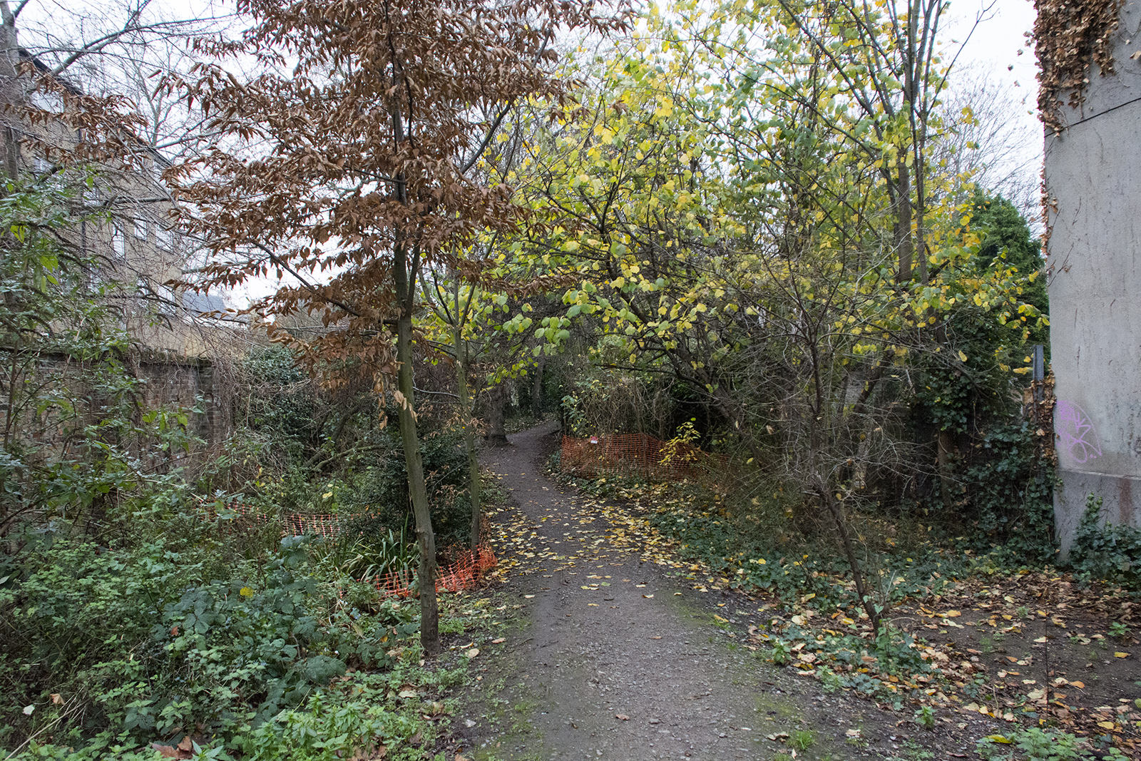 2016-12-18-Southwark_Landscape_Pathway-to-Dickens-Square