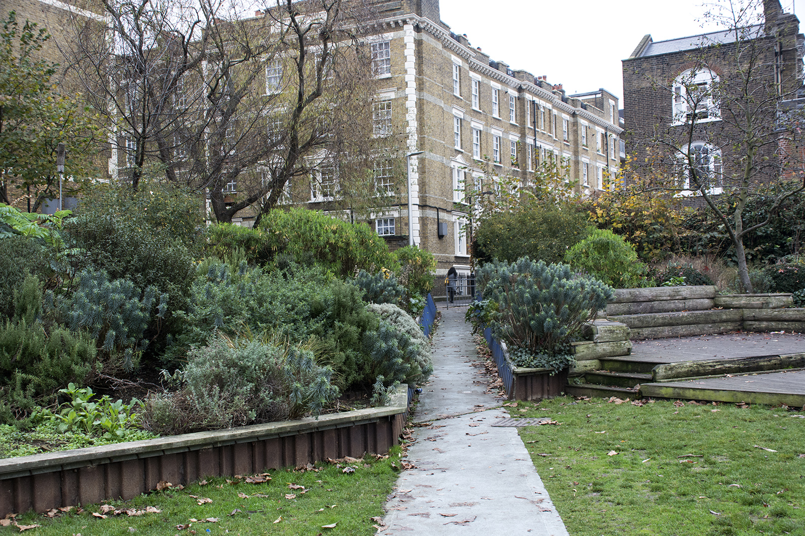 2016-12-18-Southwark_Mint-Street_Winter