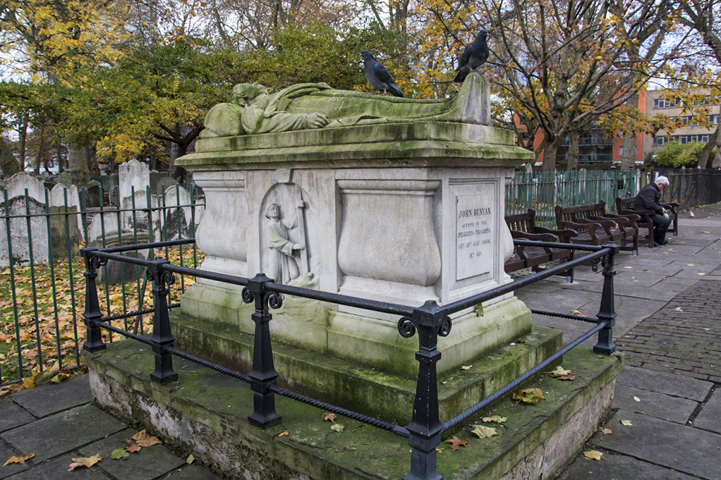 20161117_Islington_Bunhill-Fields_-John-Bunyans-grave