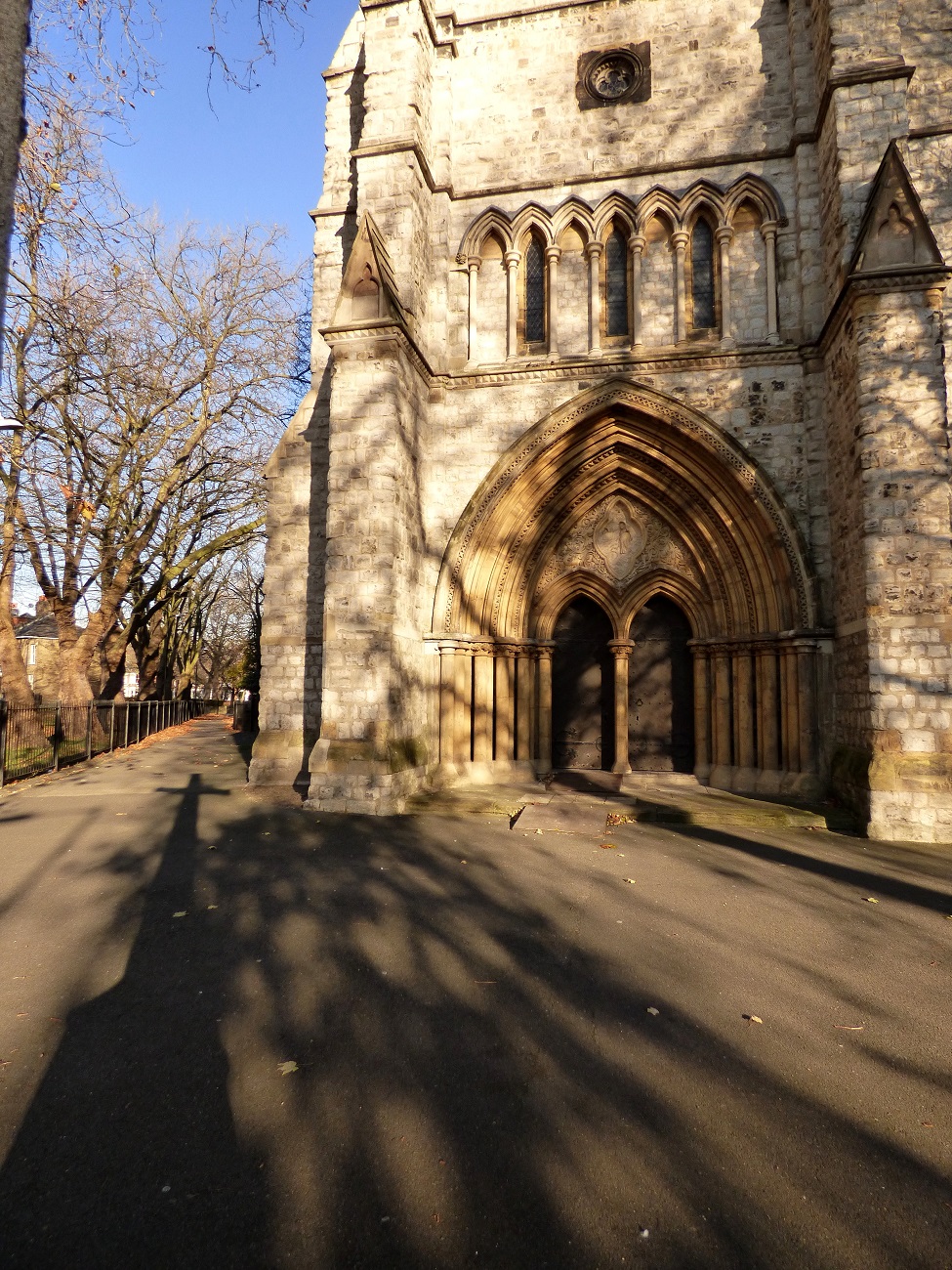 20161130_Hackney_St-John-of-Jerusalem-Church_Architectural-Shadows