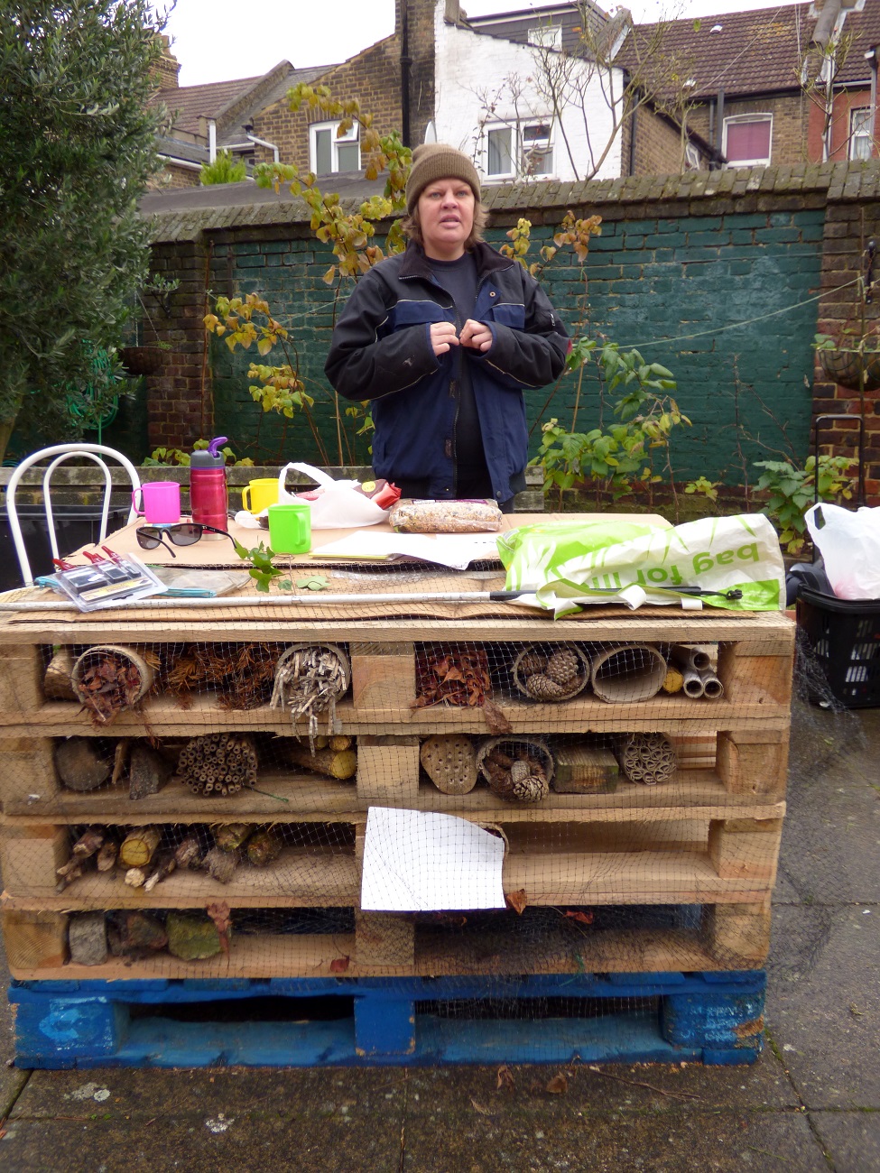 20161207_Hackney_West-Mead-Community-Garden_Dining-table-at-the-Bug-Hotel