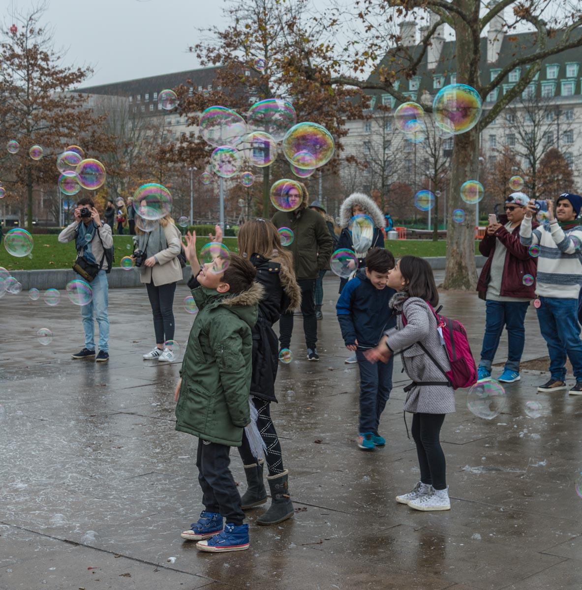 161219_Southwark_SouthBankBubbles