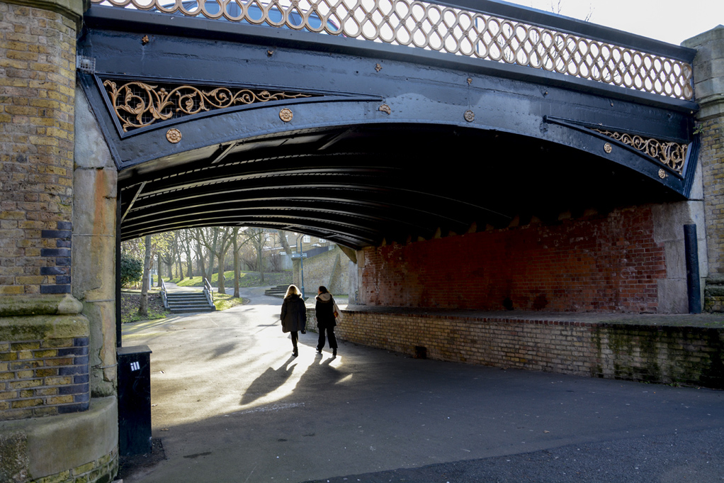 20170106_Southwark_Surrey-Canal-Path-_Bridge-1872-over-Commercial-Way