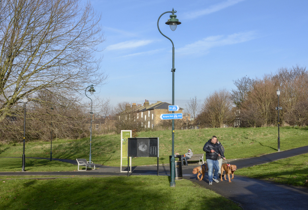 20170106_Southwark_Surrey-Linear-Canal-Park_Dog-walkers