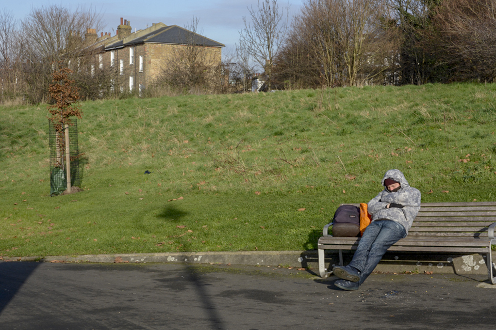 20170106_Southwark_Surrey-Linerar-Canal-Park_Basking-in-the-winter-sun