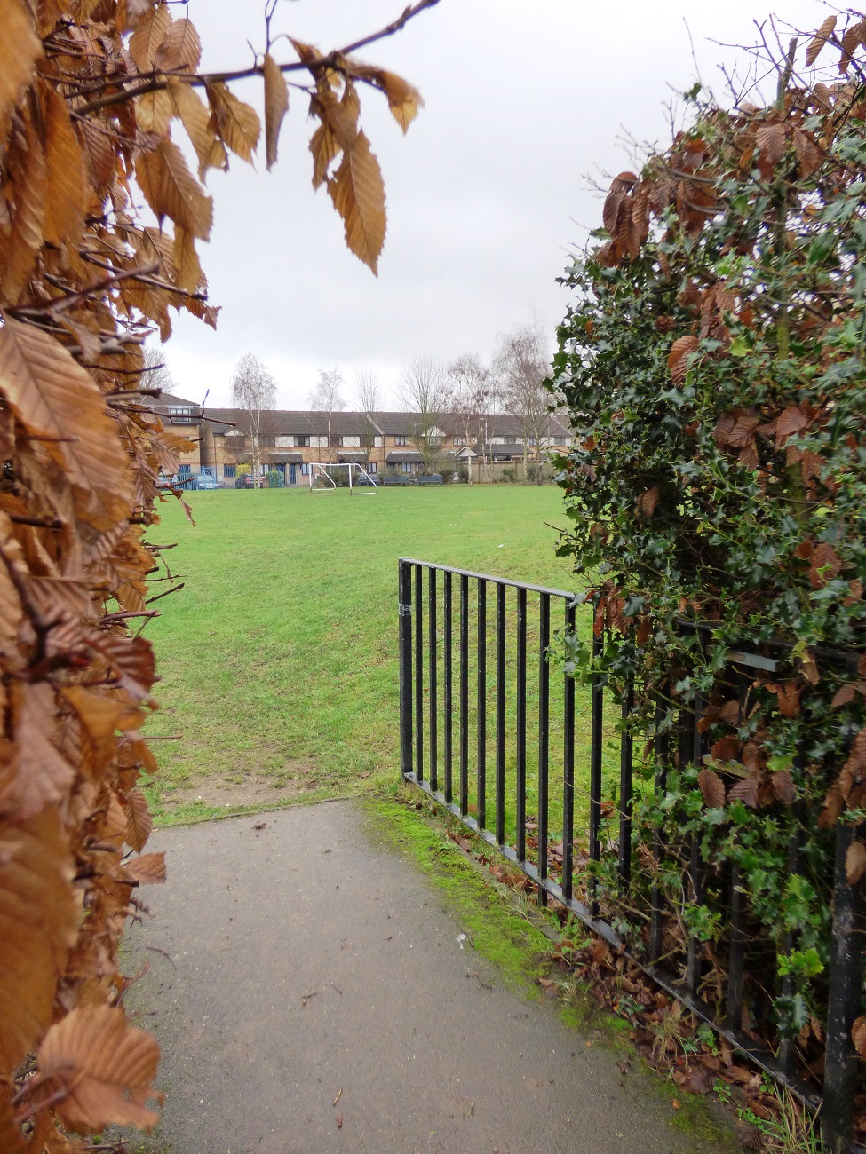 20170107_Newham_Forest-Lane-Park_Entrance-to-Recreation-Ground