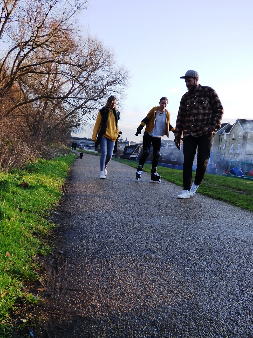 20170114_Hackney_River-Lee-Navigation_Learning-to-Rollerblade