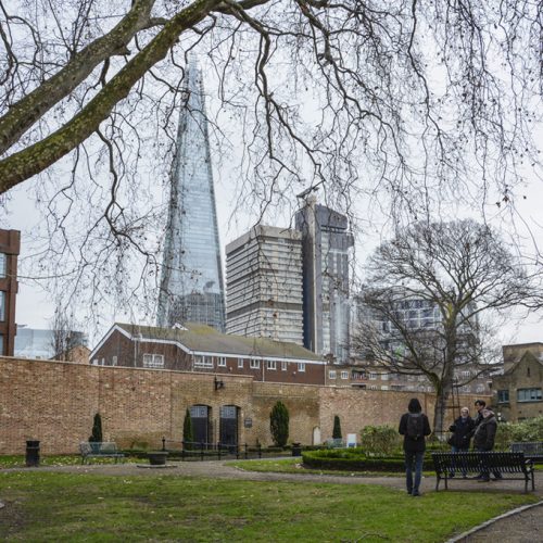 20170114_Southwark_-St-Georges-Churchyard-Gardens-_View-of-the-Shad-from-St-George-Churchyard-Gardens