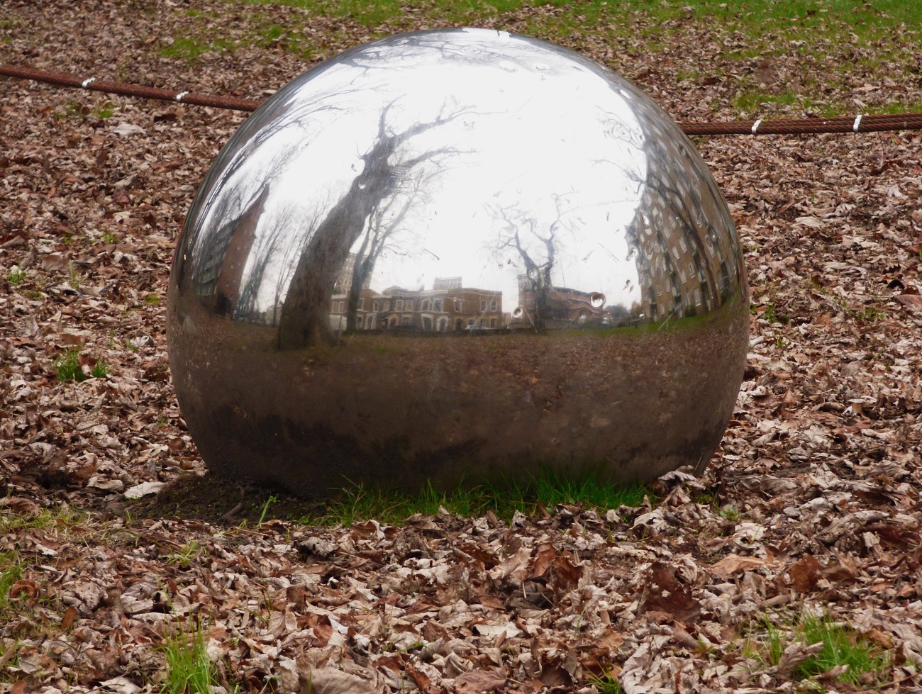 20170126_Tower-Hamlets_Old-Ford-Road_Look-into-the-Ball