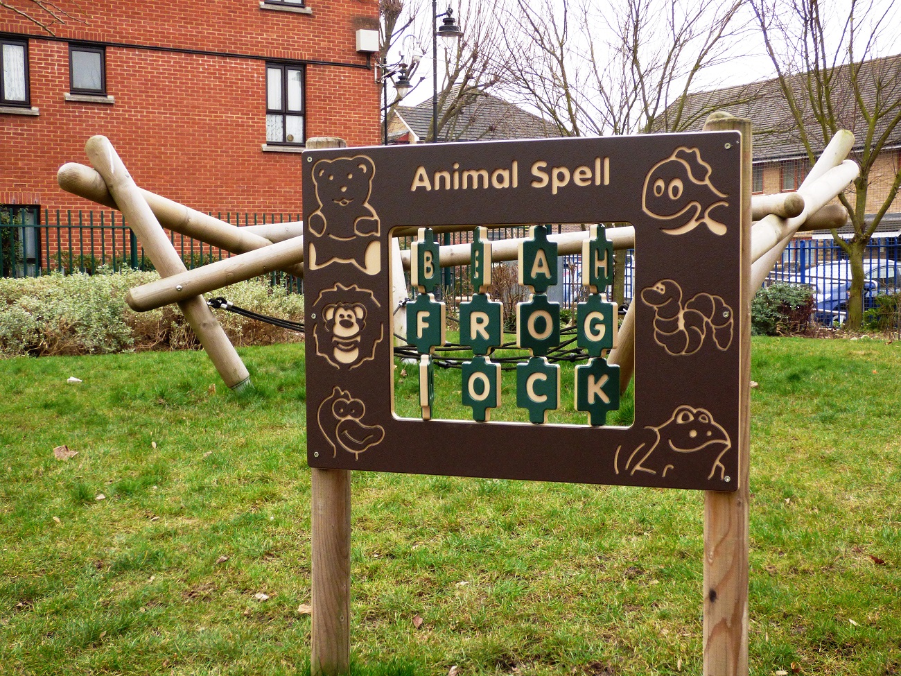 20170126_Waltham-Forest_Artesian-Gardens-Playground_Spell-FROG