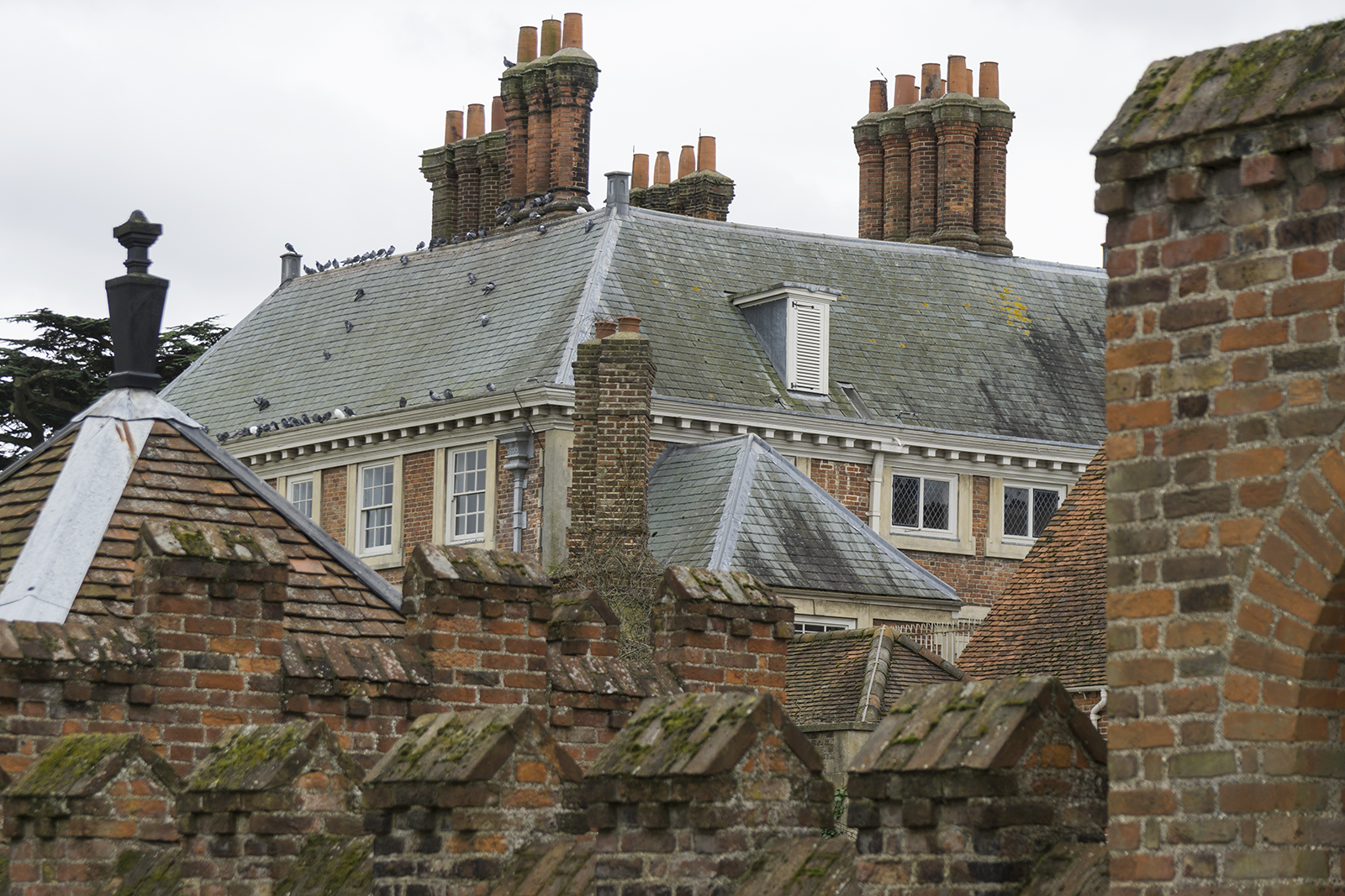 20017-03-01-Enfield_Forty-Hall_Architecture_Winter-Rooftops