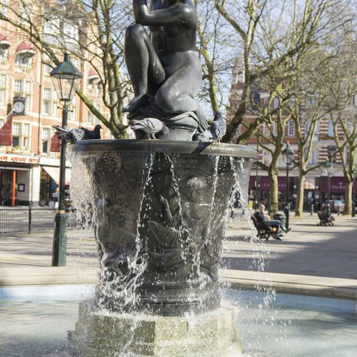 2017-03-15_Statue_Sloane-Square_Spring_Kensington-and-Chelsea