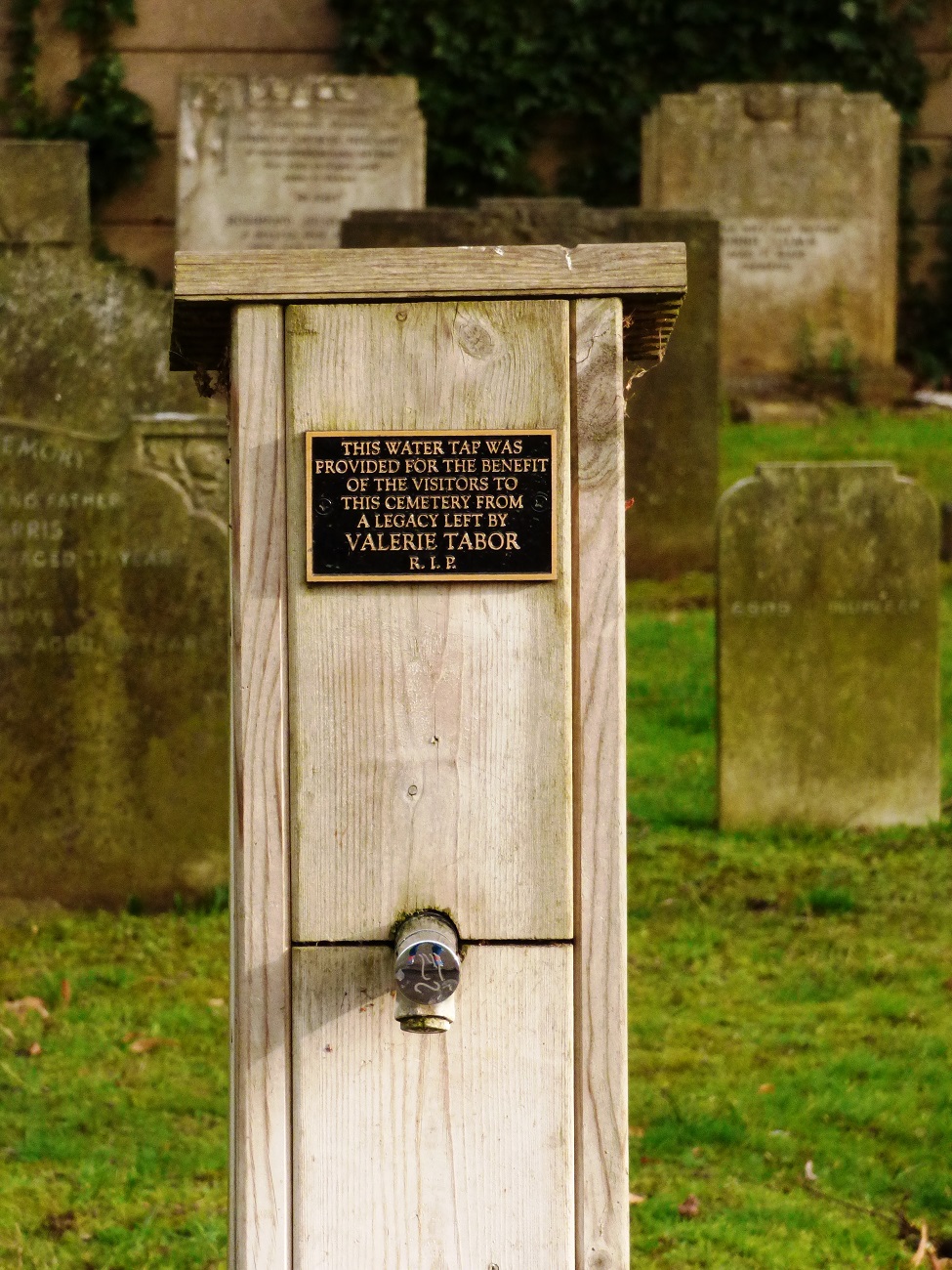 20170306_Redbridge_Barkingside-Cemetery_Water-Tap