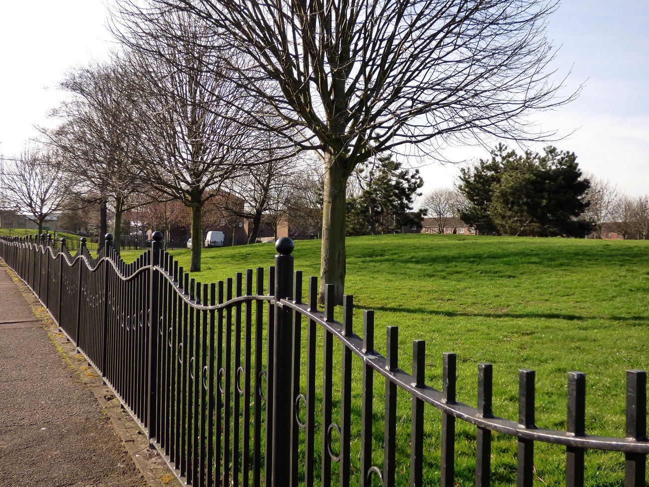 20170313_Newham_Star-Park_Wavey-Fencing