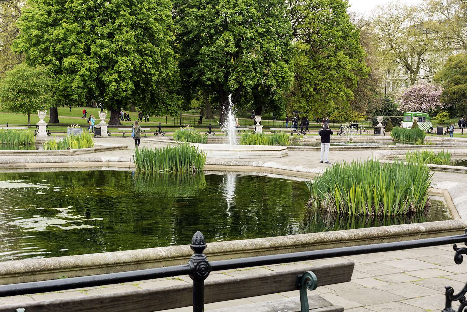 20147-04-17-Hyde-Park_Kensington-Gardens_Spring_Landscape-View-across-the-gardens