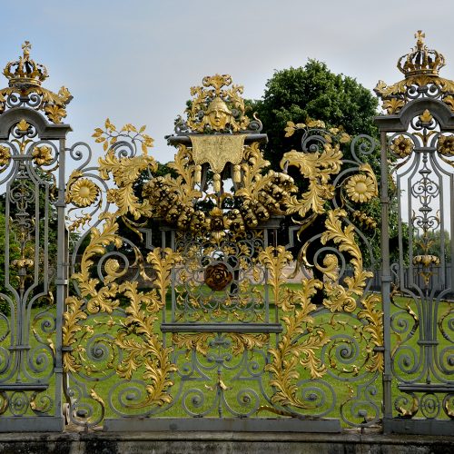 2016069_Richmond_Hampton-Court-Palace-Gardens_Tijou-screen-golden-gate