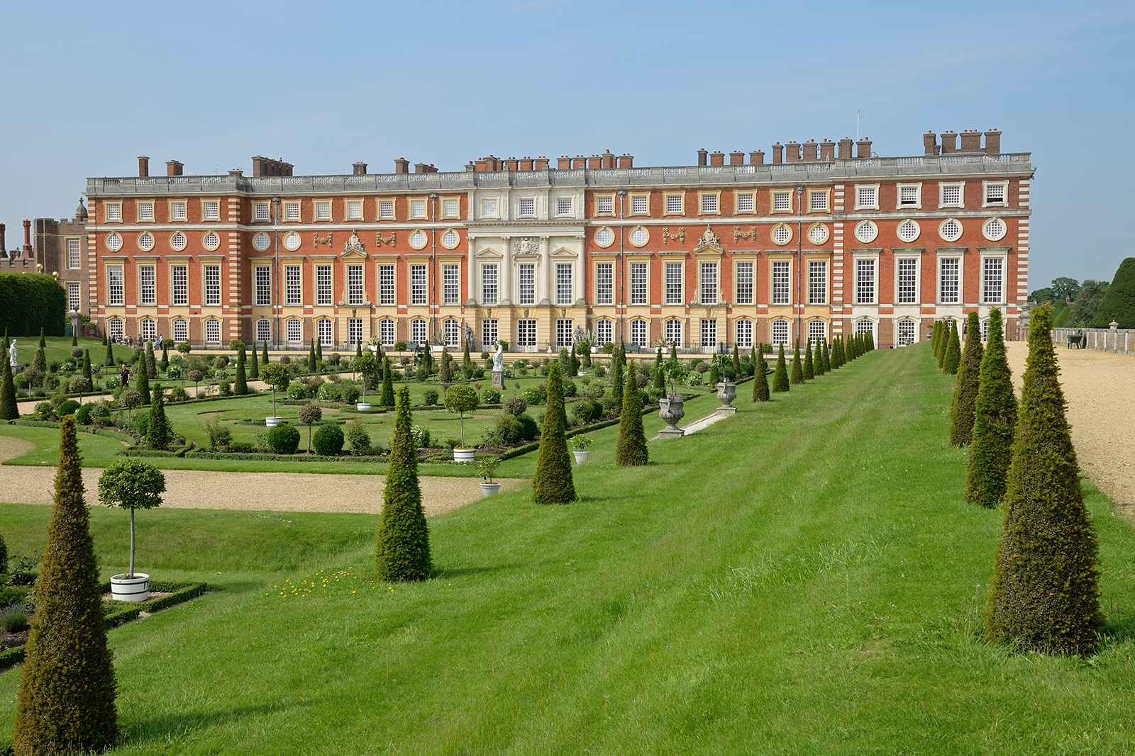 2016069_Richmond_Hampton-Court_The-Privy-Garden