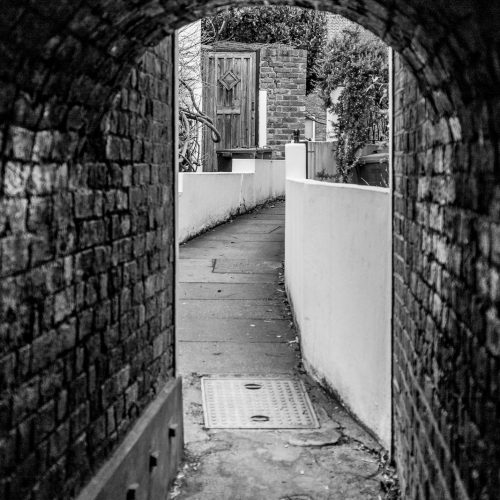 20170308_Hounslow_Strand-on-the-Green_Pretty-Alley