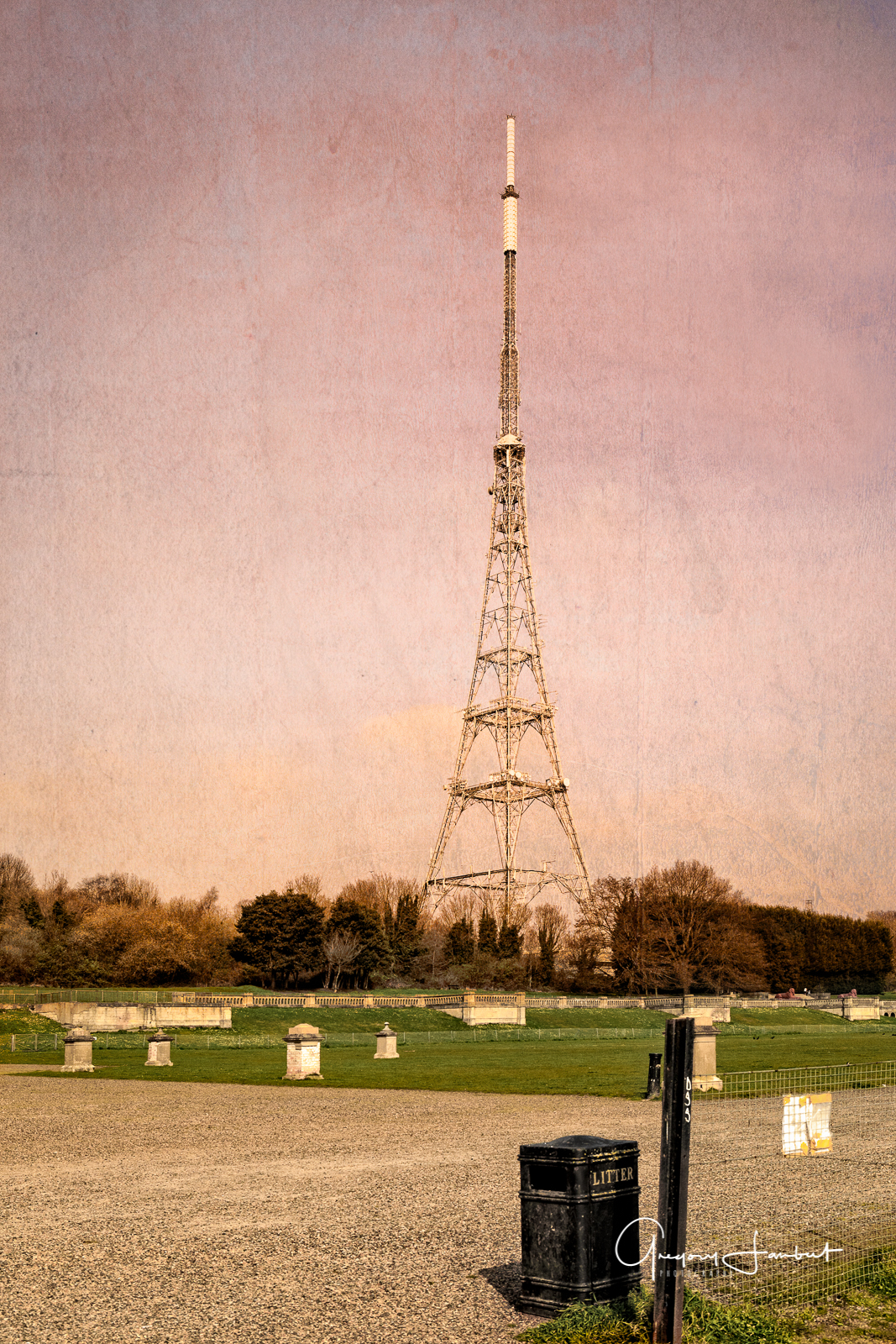 20170327-_61A0102_Bromley_Crystal-Palace-Park_BBC-Transmitter-stands-tall