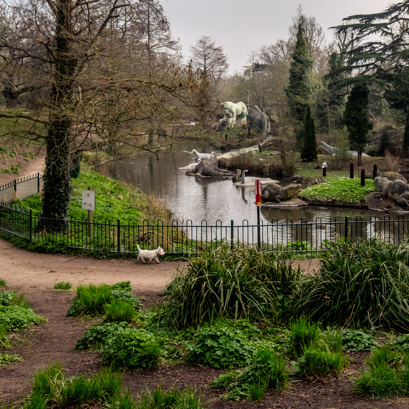 20170327_Bromley_Crystal-Palace-Park_Westie-Dinosaurs