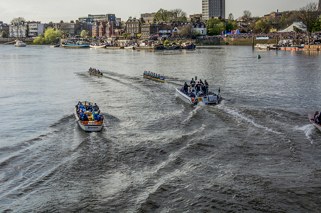 20170402_Hammersmith-and-Fulham_Hammersmith-Bridge_-Oxford-mens-boat-leading