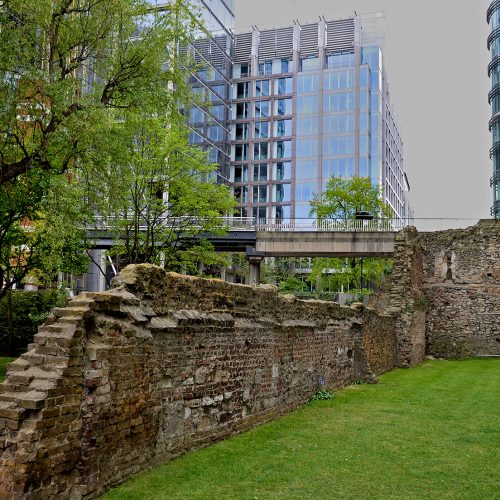 20170416_City-of-London_Monkwell-Square_Fragment-of-London-Wall
