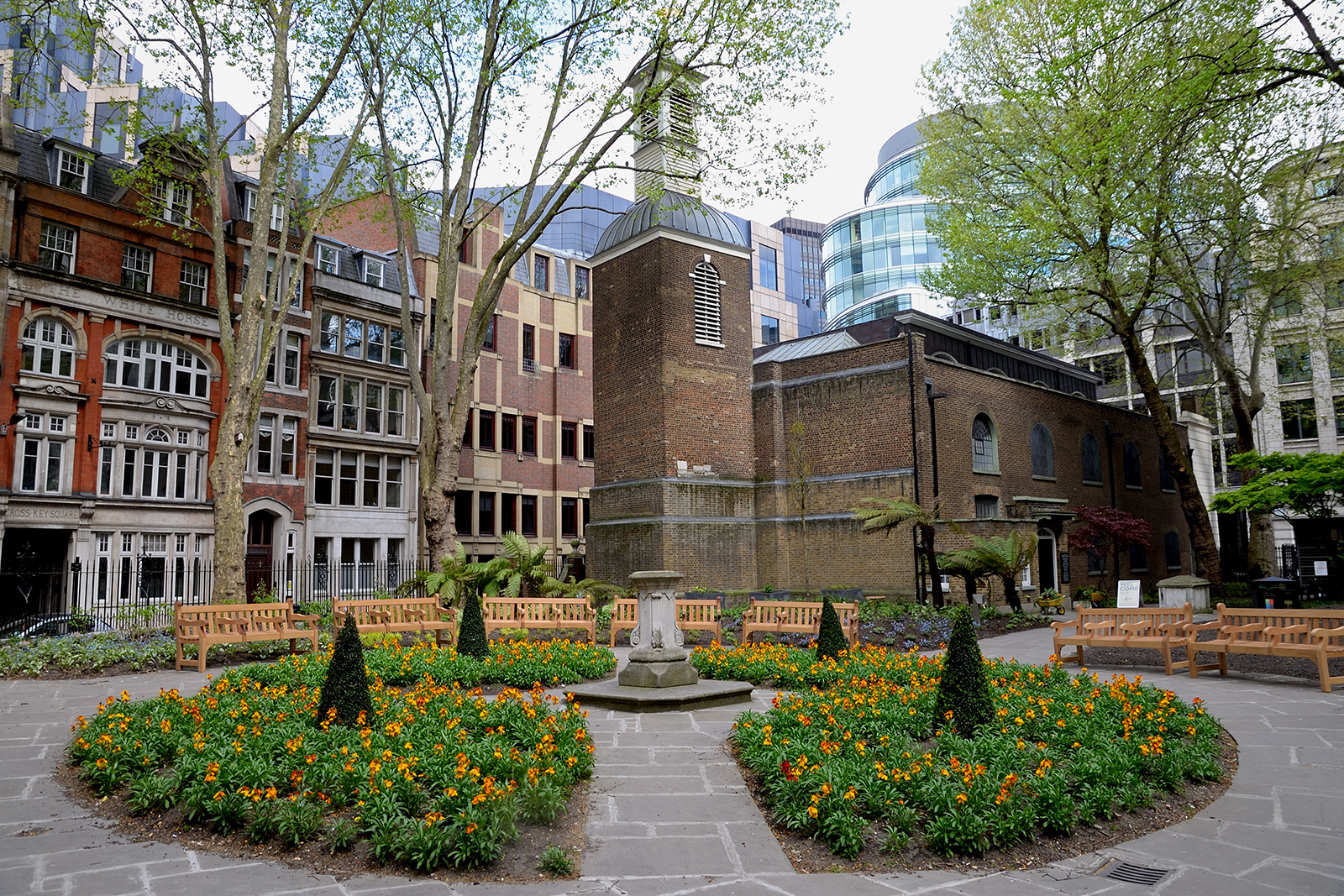 20170416_City_St-Martins-Le-Grand_Postmans-Park-with-St-Botolphs-Aldersgate