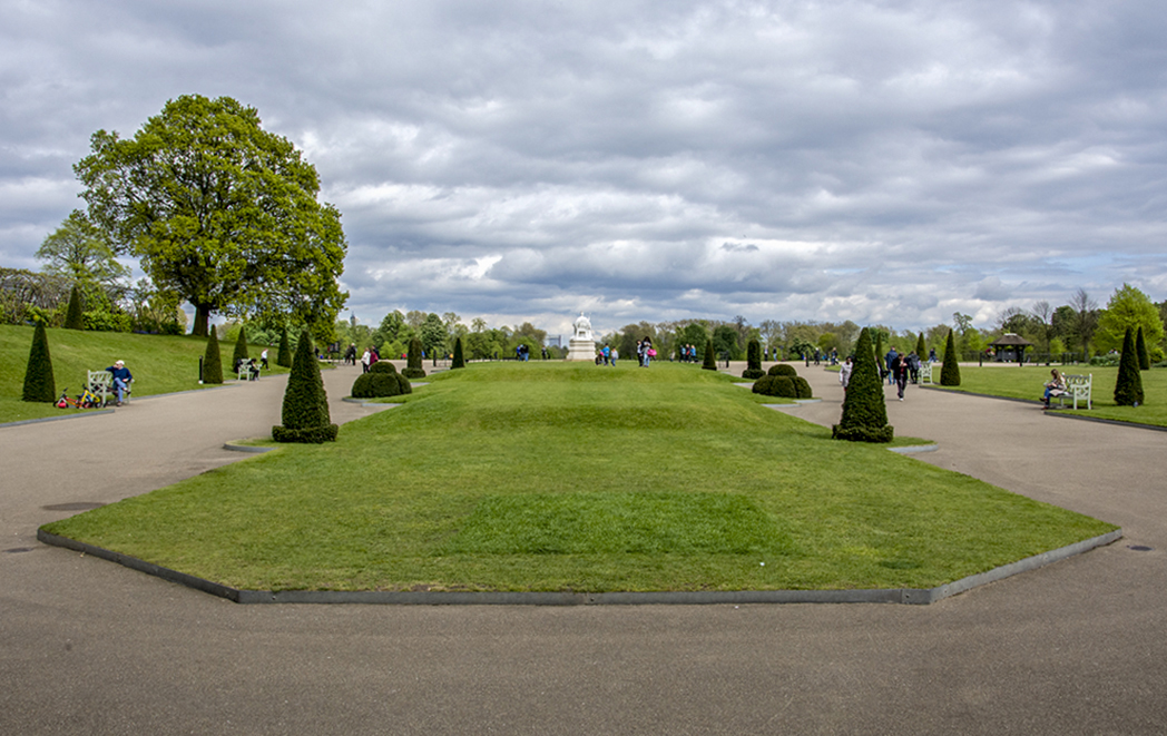 20170417_Kensington-and-Chelsea_-Kensington-Gardens_Approach-to-Kensington-Palace-Gardens